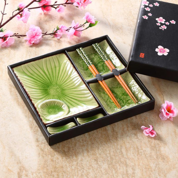 https://japanese-kakuno.myshopify.com/cdn/shop/products/Jingdezhen-ceramic-tableware-Japanese-ice-crack-plates-dishes-sushi-plate-Chinese-sushi-set-Onsale_grande.jpg?v=1506144548